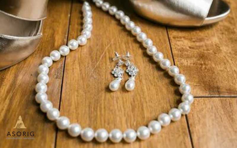 راهنمای-انتخاب-سرویس-طلای-عروسی